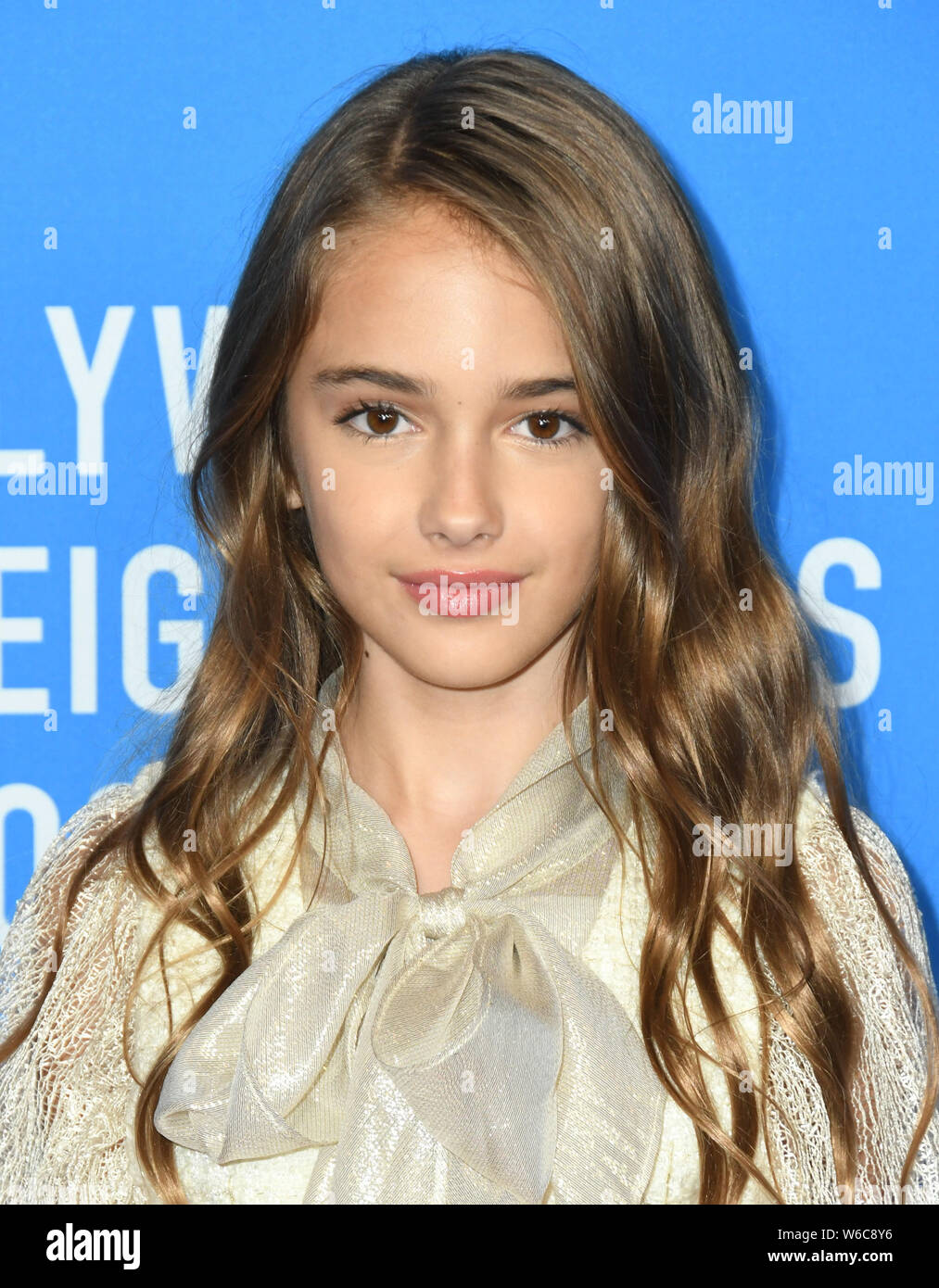 Julia Butters's Instagram, Twitter & Facebook on IDCrawl