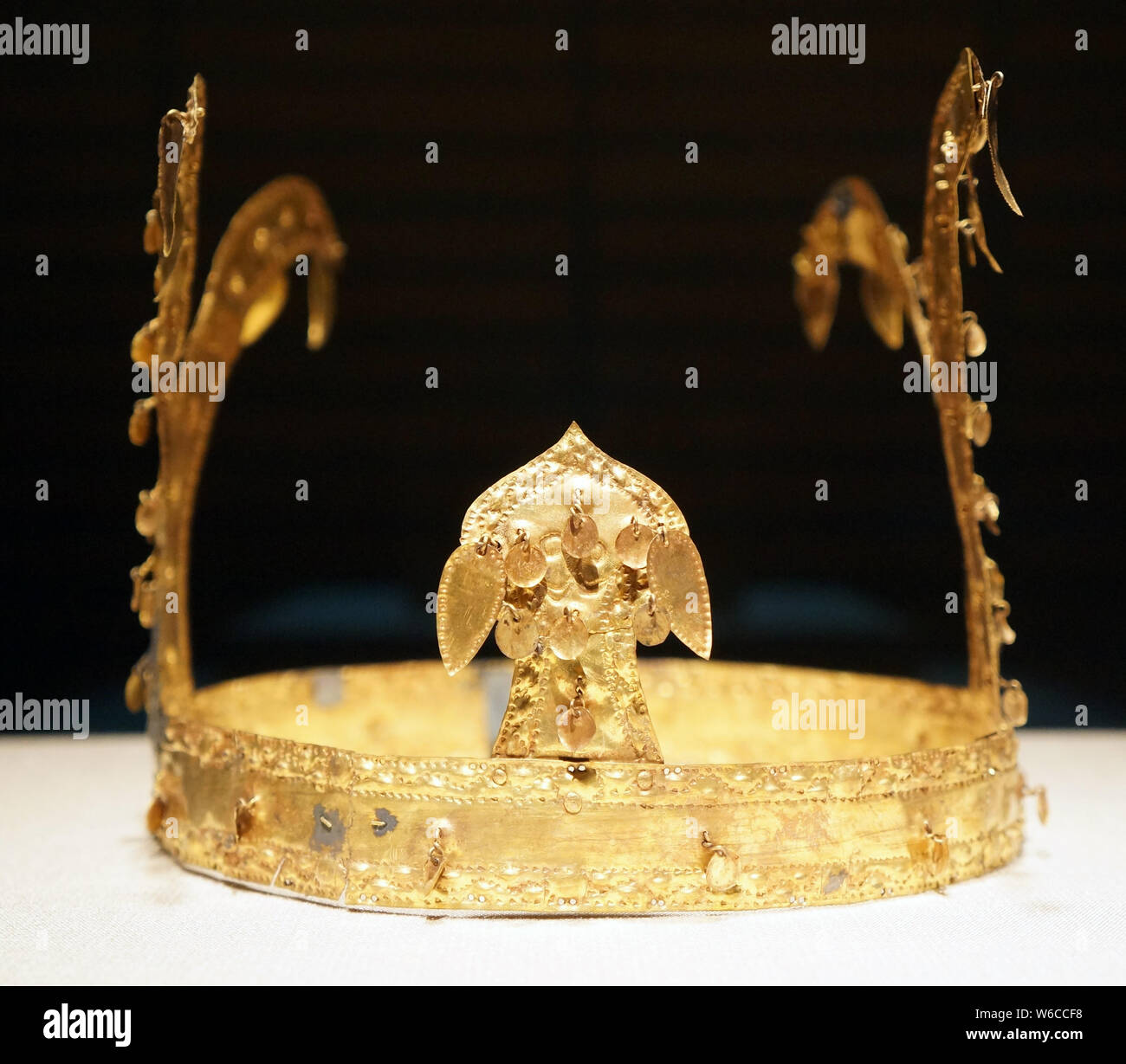 Crown, Gyeongsangnam-do, Korea, Three Kingdoms Period (Gaya) 5th century Stock Photo