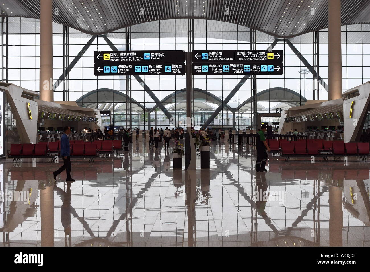 Interior view of the Terminal 2 of Guangzhou Baiyun International