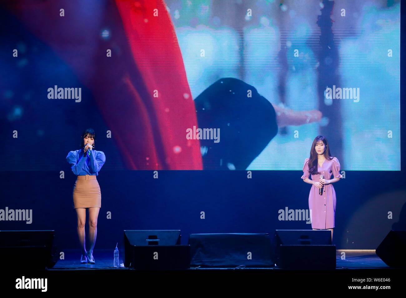 **TAIWAN OUT**South Korean singer and actress Kang Min-kyung, left, and ...