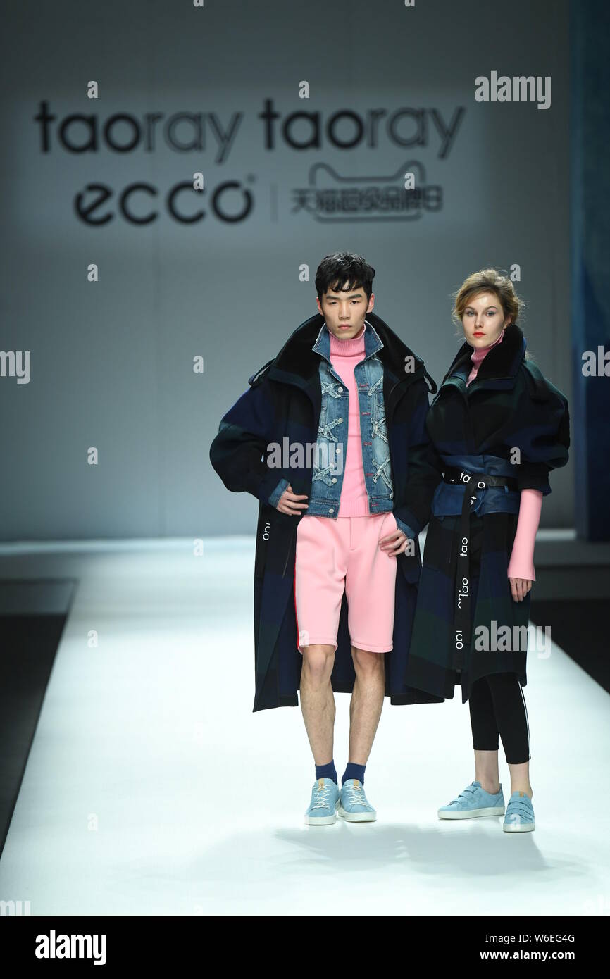 Models display new creations at the fashion show of ECCO Á taoray taoray  during the China Fashion Week Fall/Winter 2018 in Beijing, China, 29 March  20 Stock Photo - Alamy