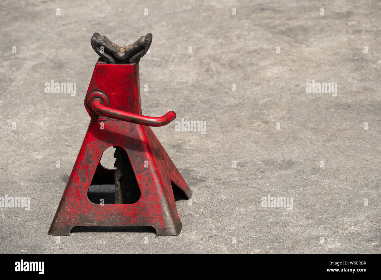 High lift jack hires stock photography and images Alamy