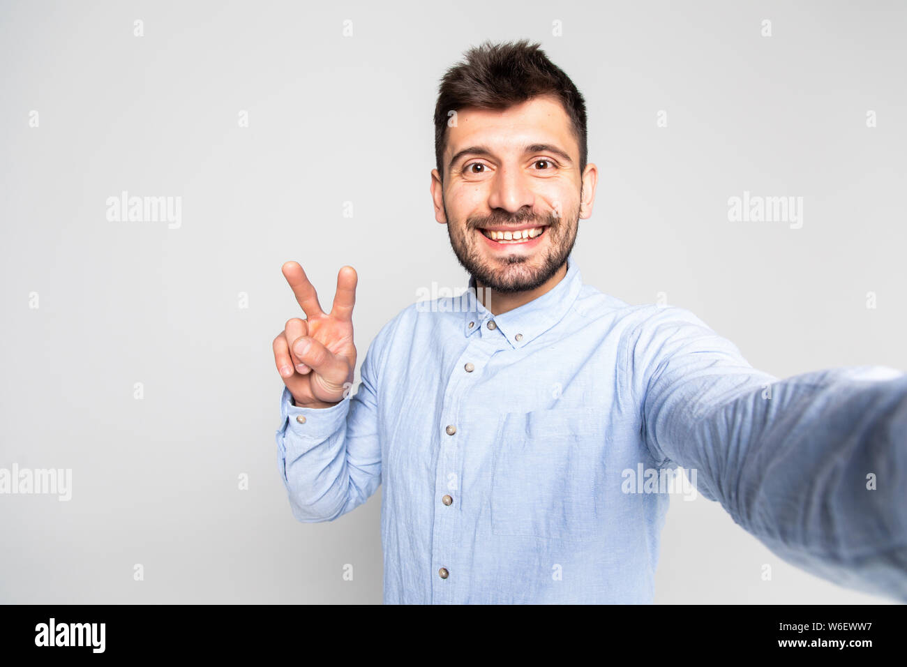 Photo toothy beaming smiling hi-res stock photography and images - Alamy