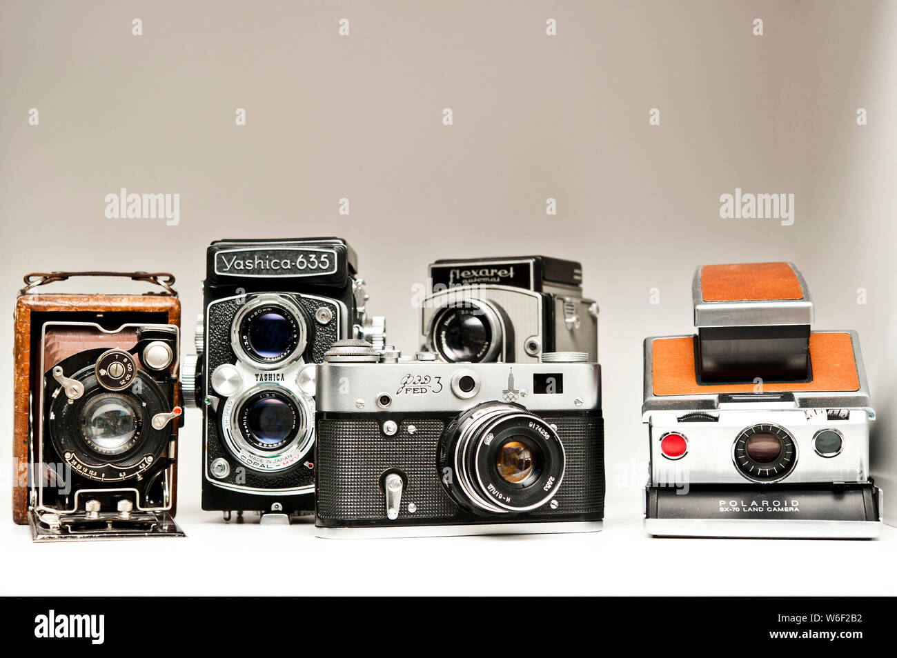 Display of cameras hi-res stock photography and images - Alamy