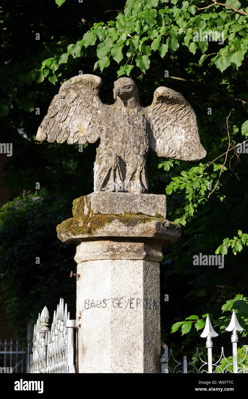 vulture statue, Geyersberg House, Deggendorf, Bavarian Forest, Lower Bavaria, Germany Stock Photo