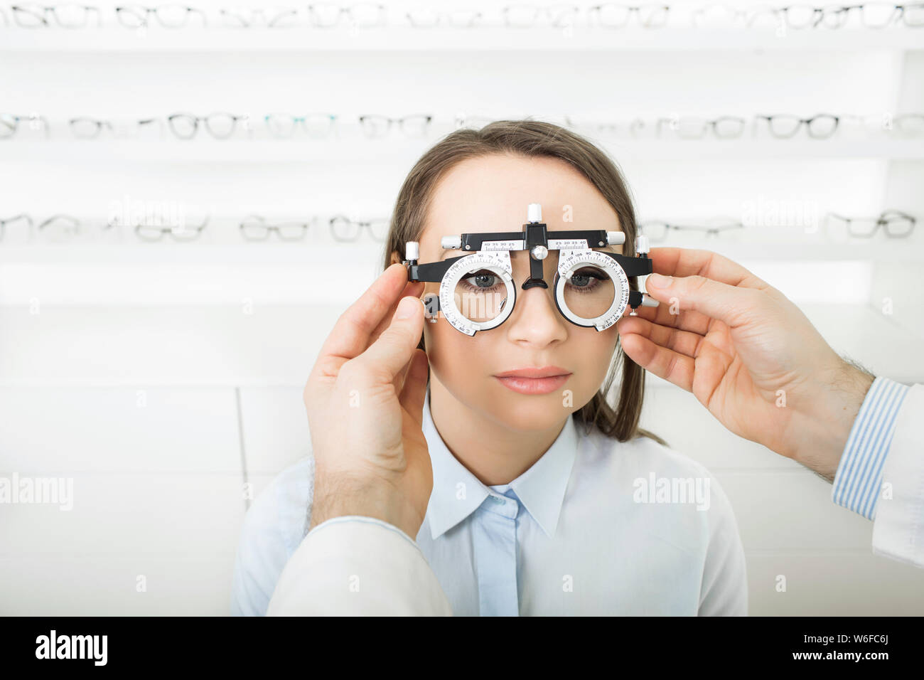 patient check their eyesight in the clinic Stock Photo Alamy