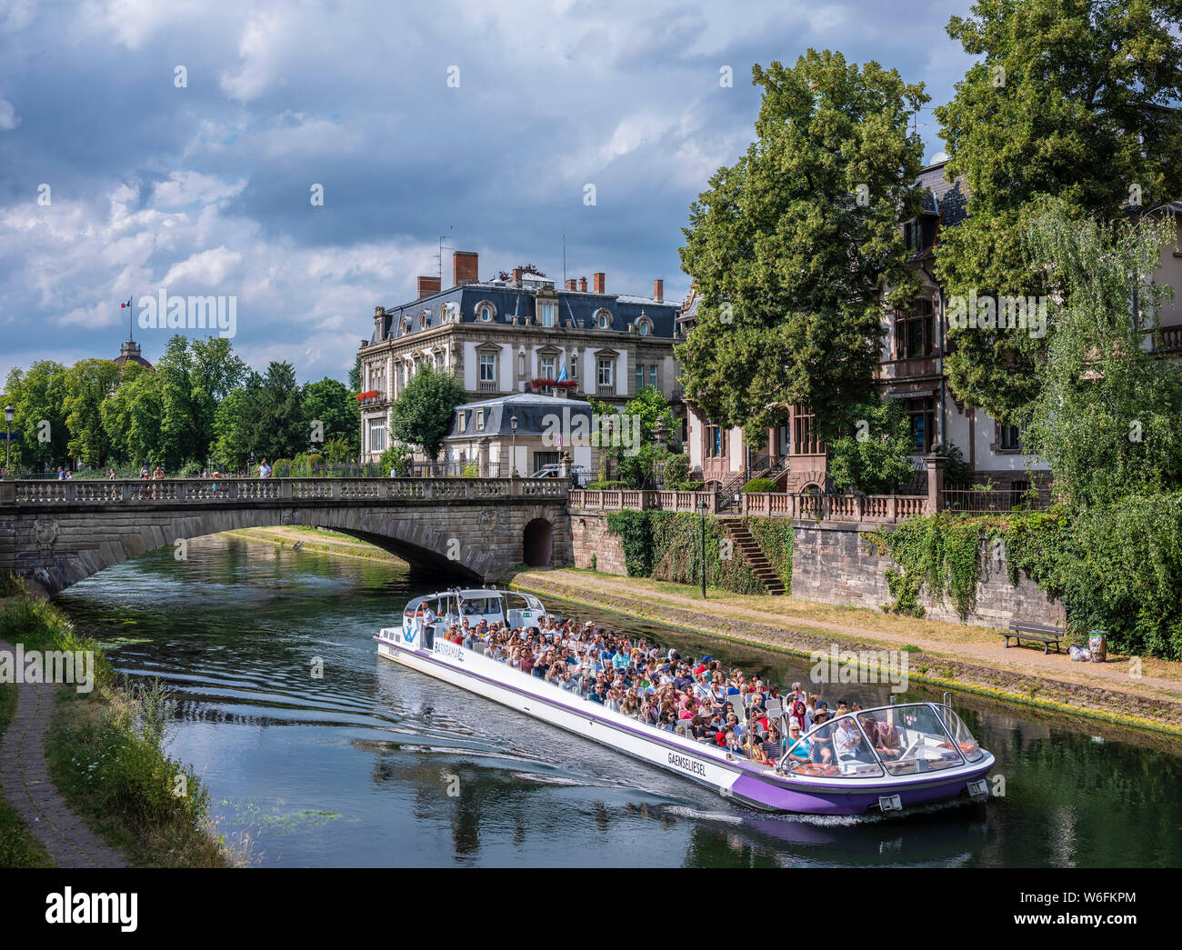 Batorama sightseeing tour boat cruising on Fossé du Faux Rempart canal, Neustadt district, Strasbourg, Alsace, France, Europe, Stock Photo