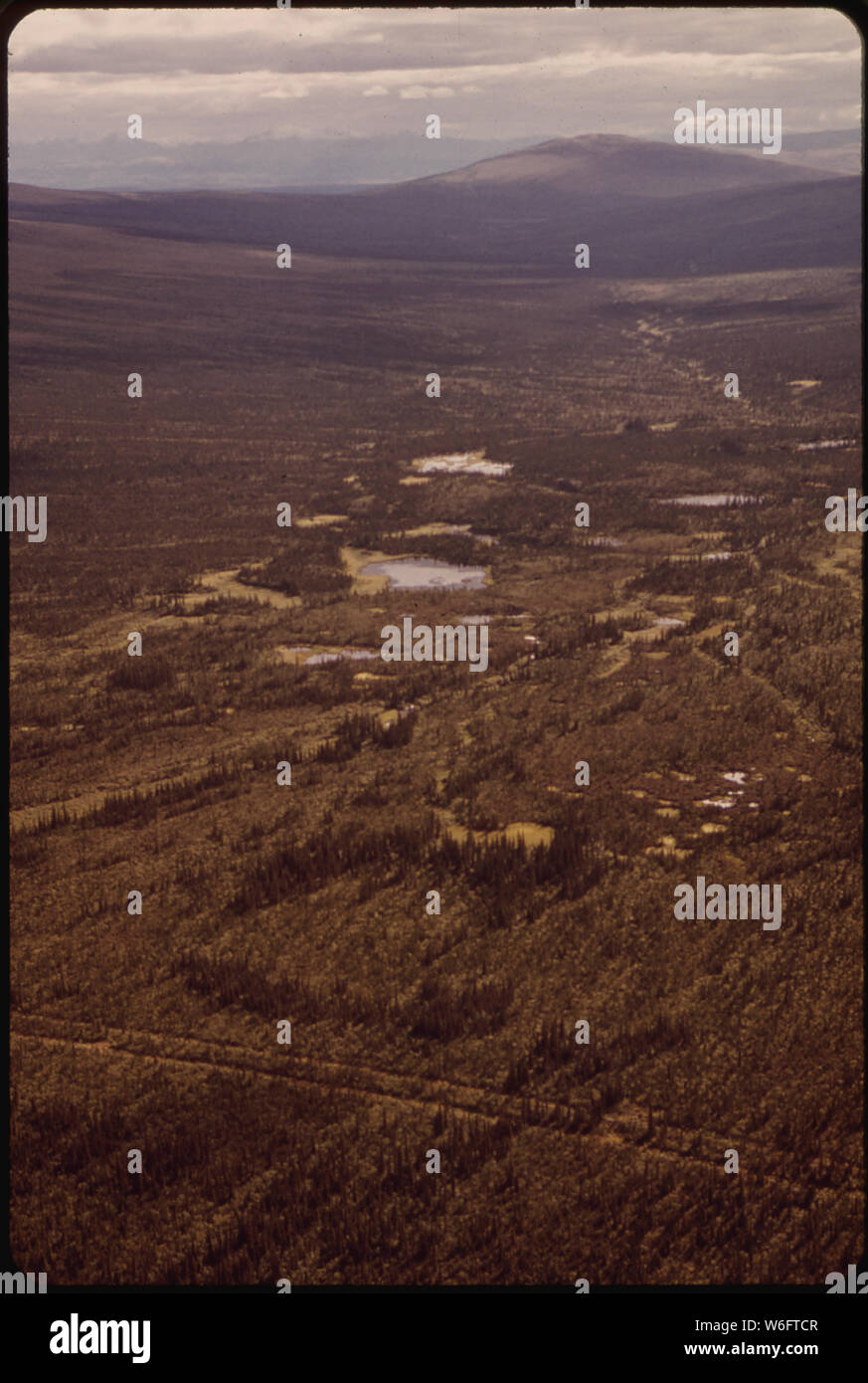 CROSSING THE NORTHWEST TRIBUTARY OF THE RAY RIVER Stock Photo Alamy