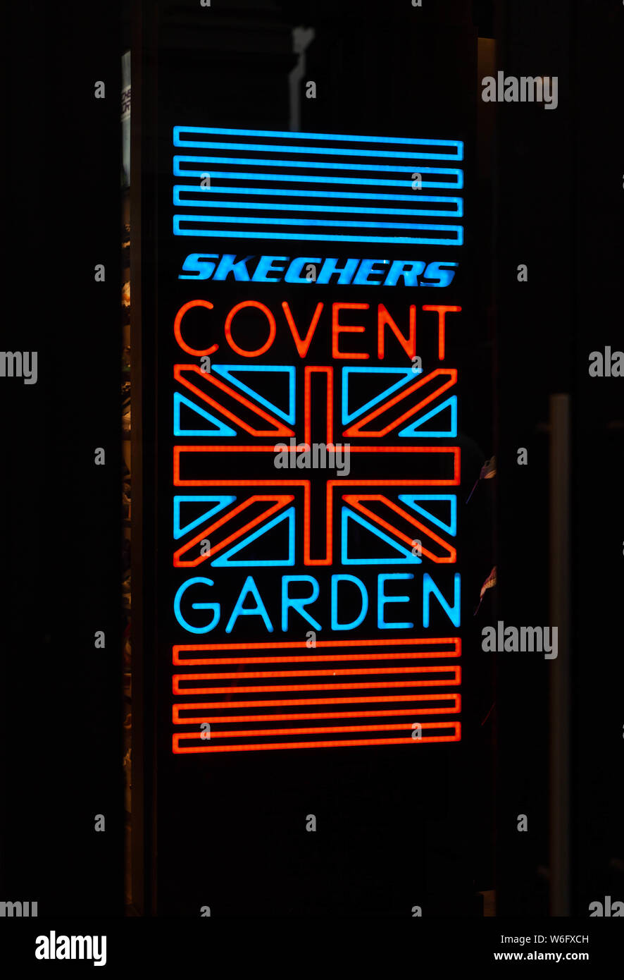 hårdtarbejdende sofistikeret forklædning Skechers Covent Garden LED sign Stock Photo - Alamy