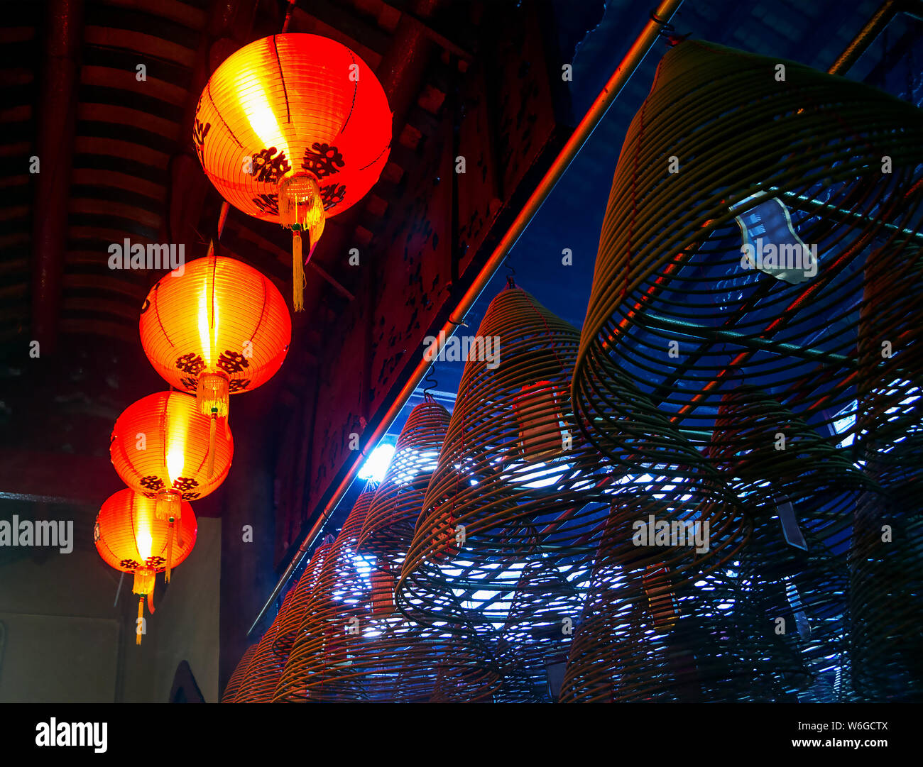 Chinese Red Lanterns Indoor Decoration High Resolution Stock Photography And Images Alamy