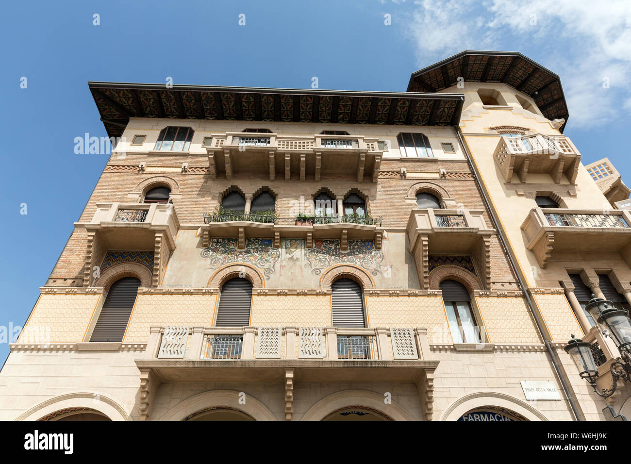 The old residential houses decorated with mosaic tiles and pattern maid  from bricks, Prato della Valle, in Padua. Italy Stock Photo - Alamy, image size:1300x956