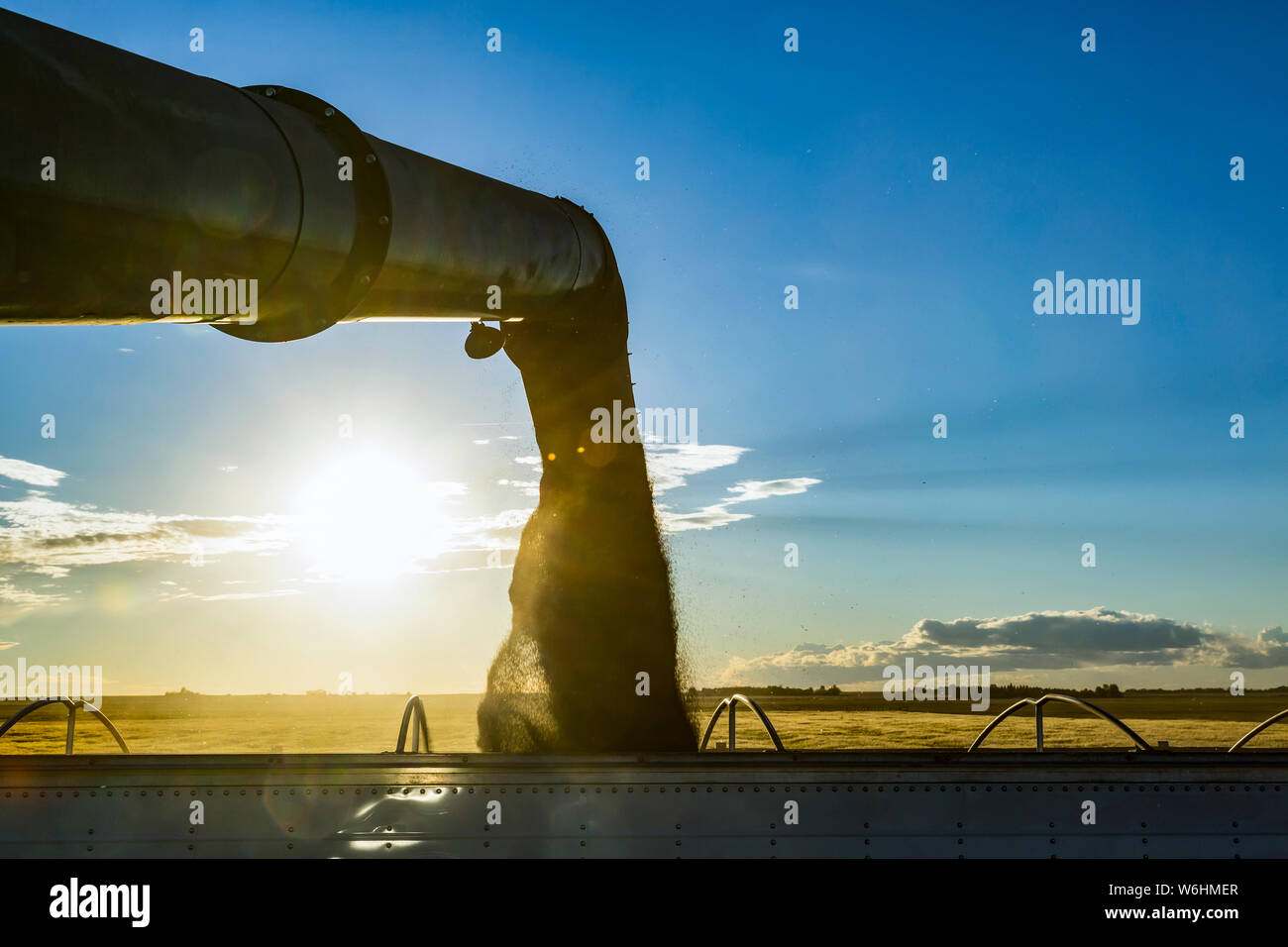 Truck offloading hi-res stock photography and images - Alamy