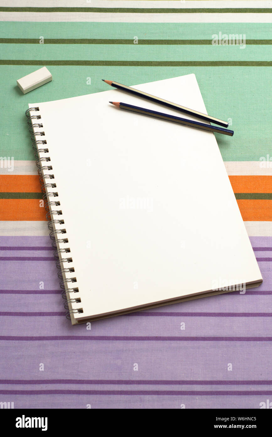 Sketch pad and pencils hi-res stock photography and images - Alamy
