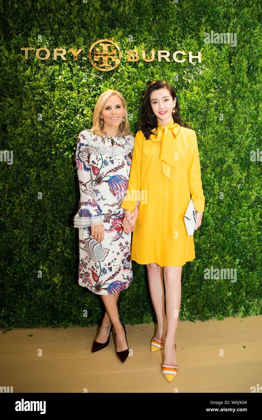 Chinese actress Li Bingbing, right, attends a promotional event for "Tory  Burch" in Hong Kong, China, 9 March 2018 Stock Photo - Alamy