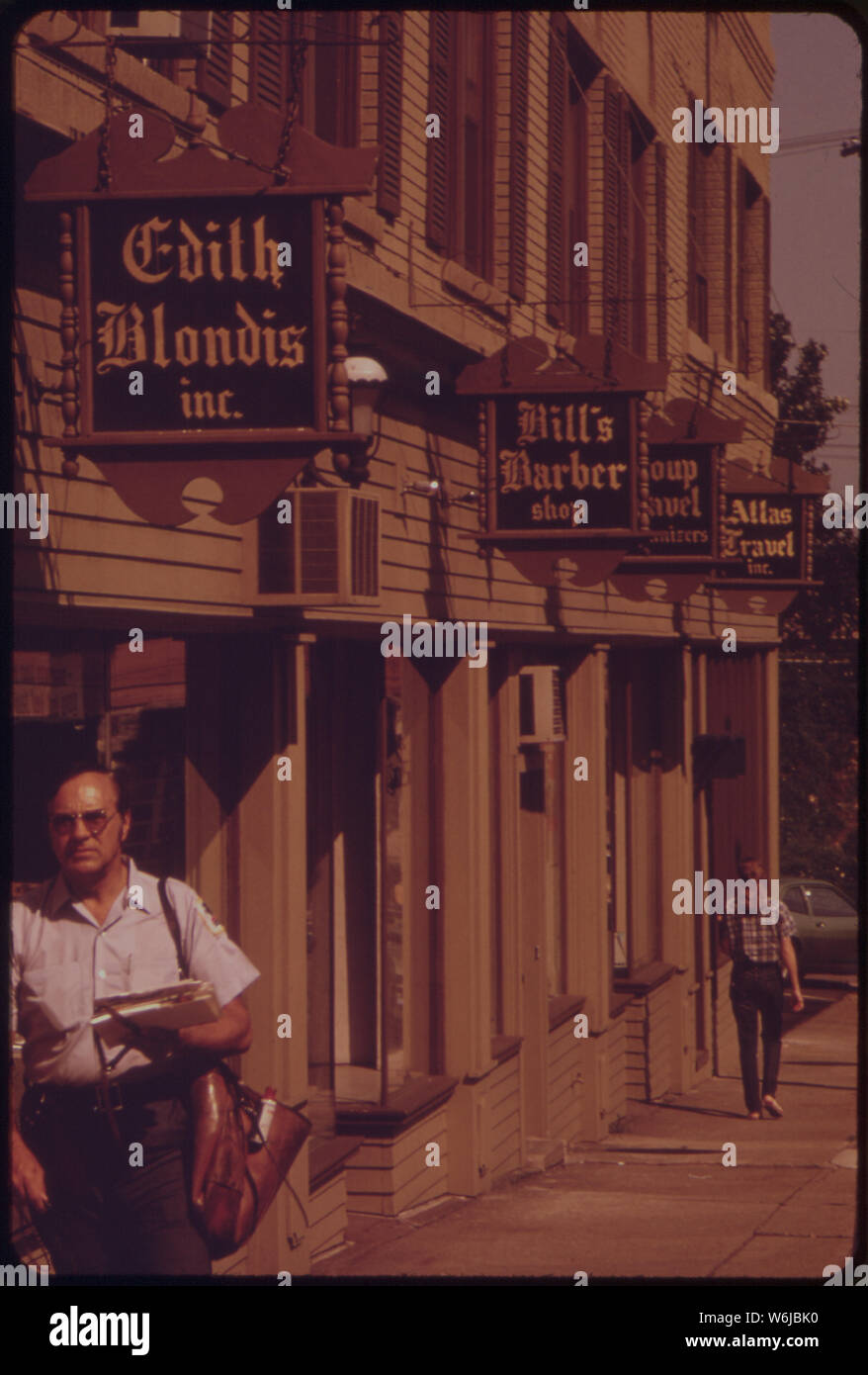 Lake Rd Mail MAIL DELIVERY ON ATTRACTIVELY RENOVATED STREET OF STORES (LAKE AND ...