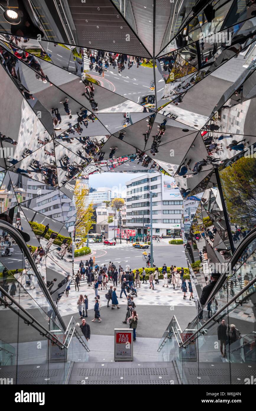 Mirror-clad entrance, Tokyu Plaza Omotesando Harajuku, Udagawacho, Shibuya, Tokyo, Japan Stock Photo