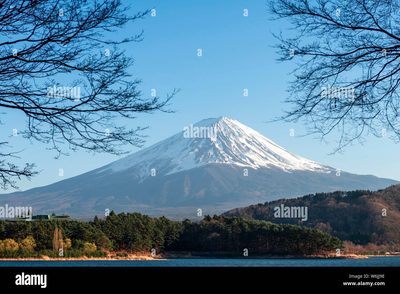 View over Lake Kawaguchi, back volcano Mt. Fuji, Yamanashi Prefecture, Japan Stock Photo
