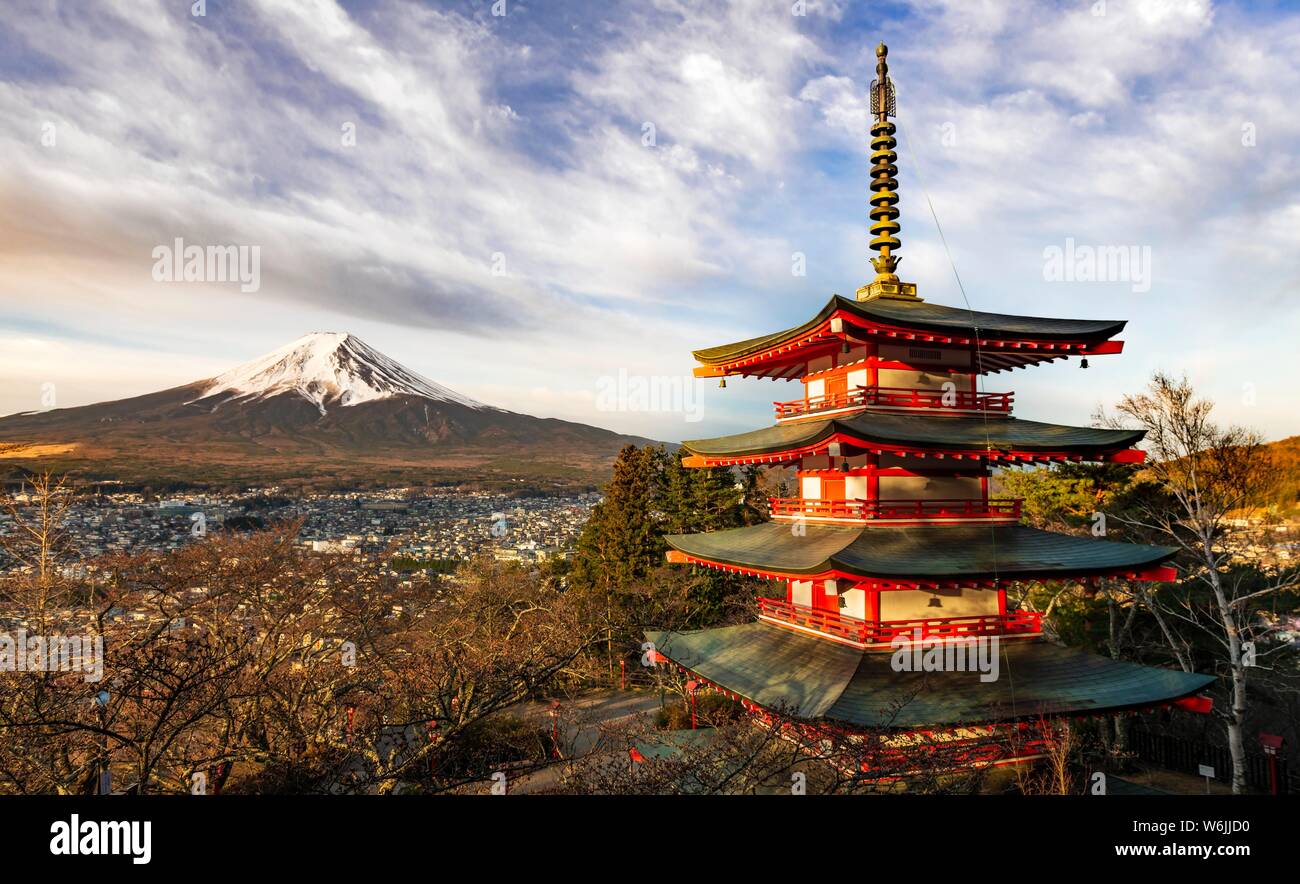 Five-storey pagoda, Chureito Pagoda, overlooking Fujiyoshida City and Mount Fuji Volcano, Yamanashi Prefecture, Japan Stock Photo
