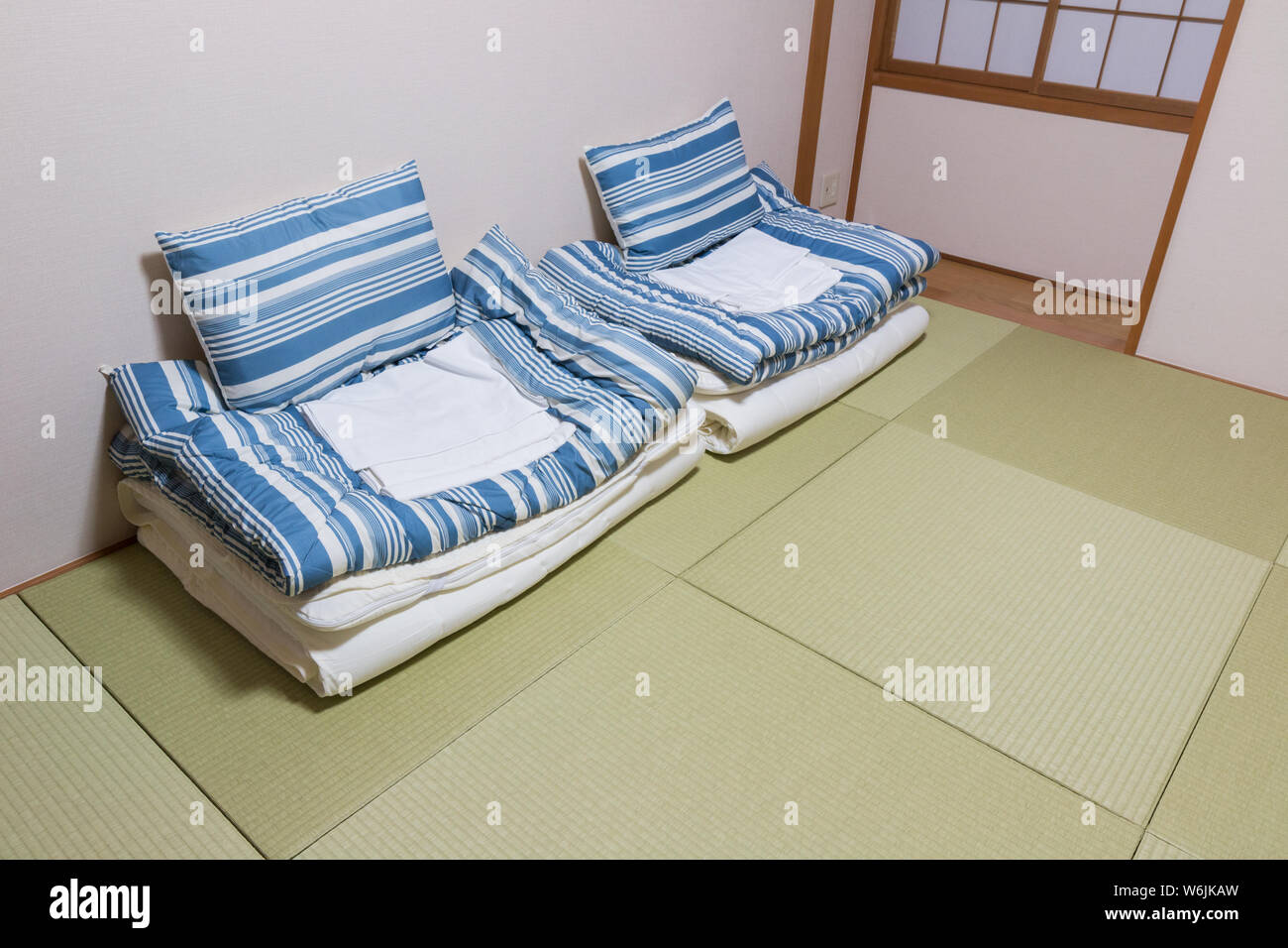 Tatami bed hires stock photography and images Alamy