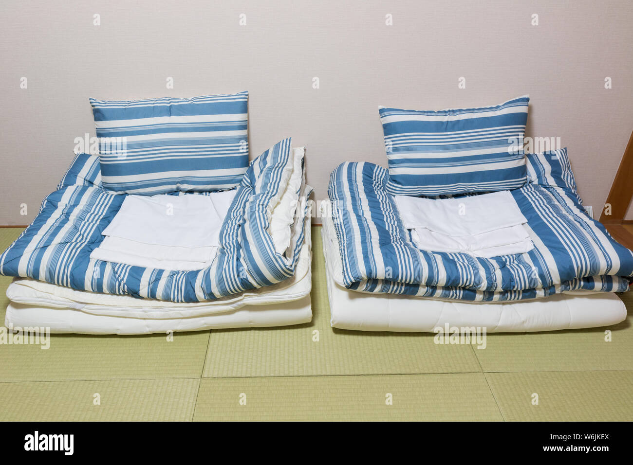 Twin mattress on Tatami mat, Japanese style Stock Photo Alamy