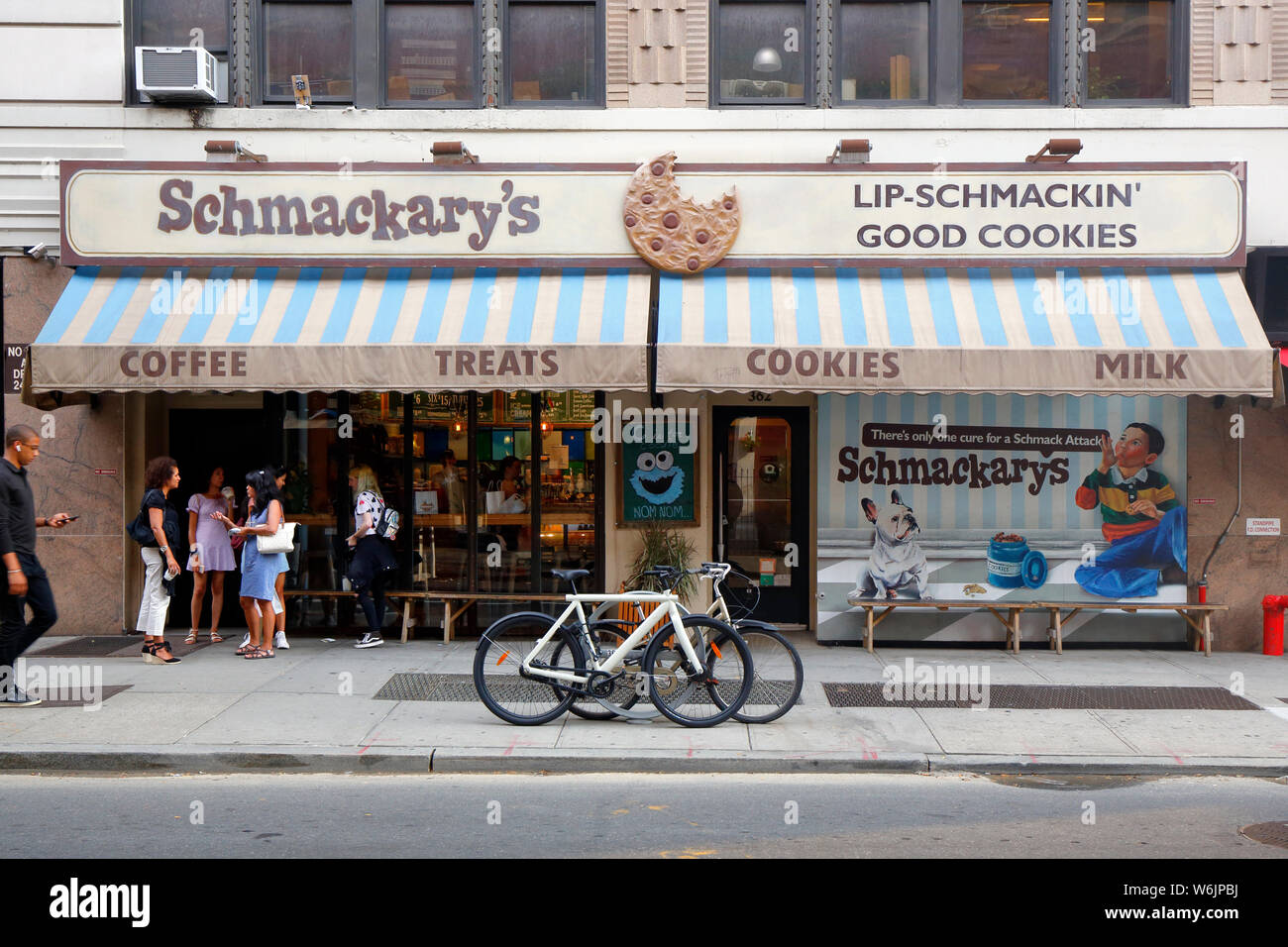 362 west 45th hires stock photography and images Alamy