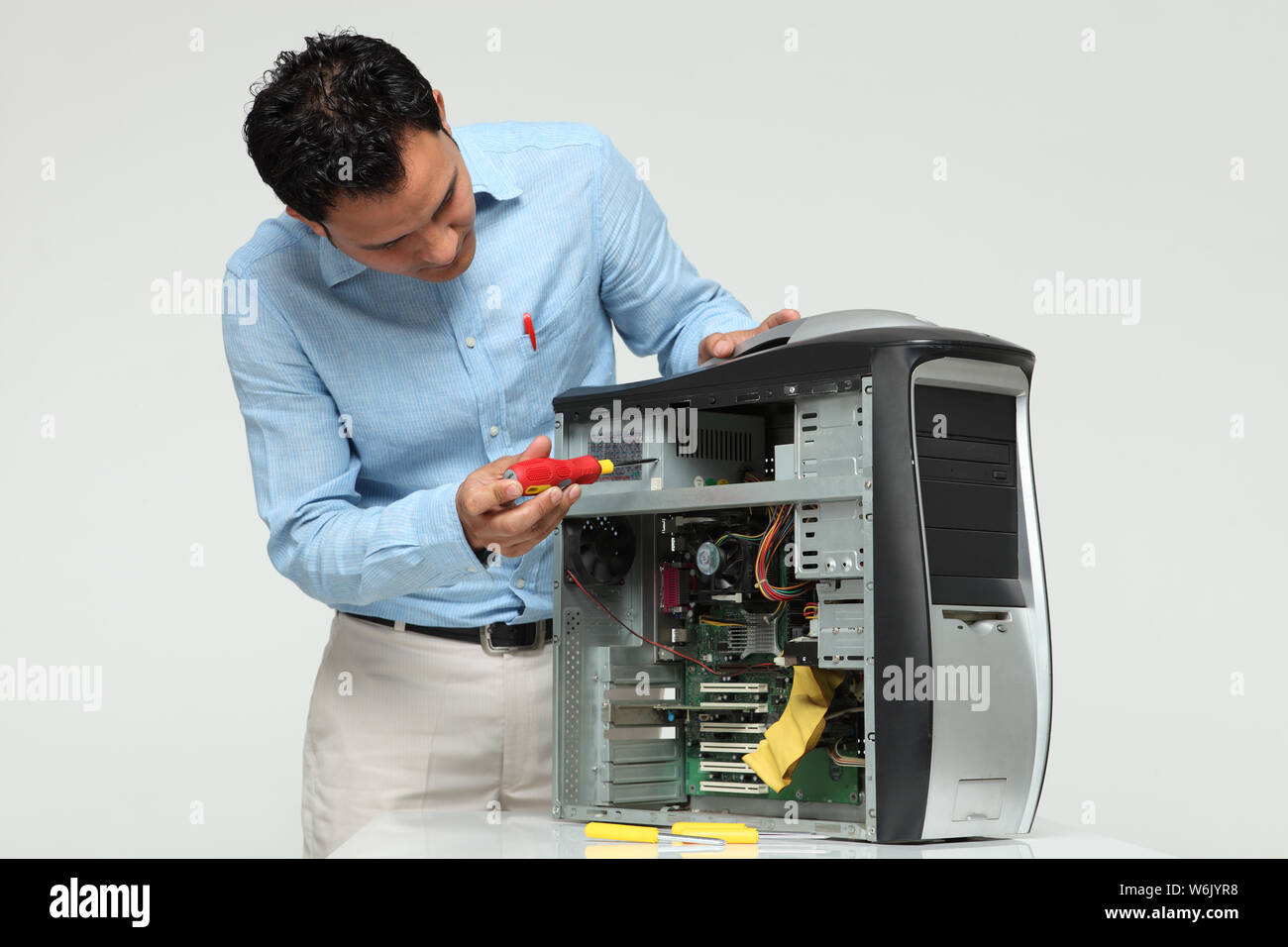 Computer engineer repairing cpu Stock Photo Alamy