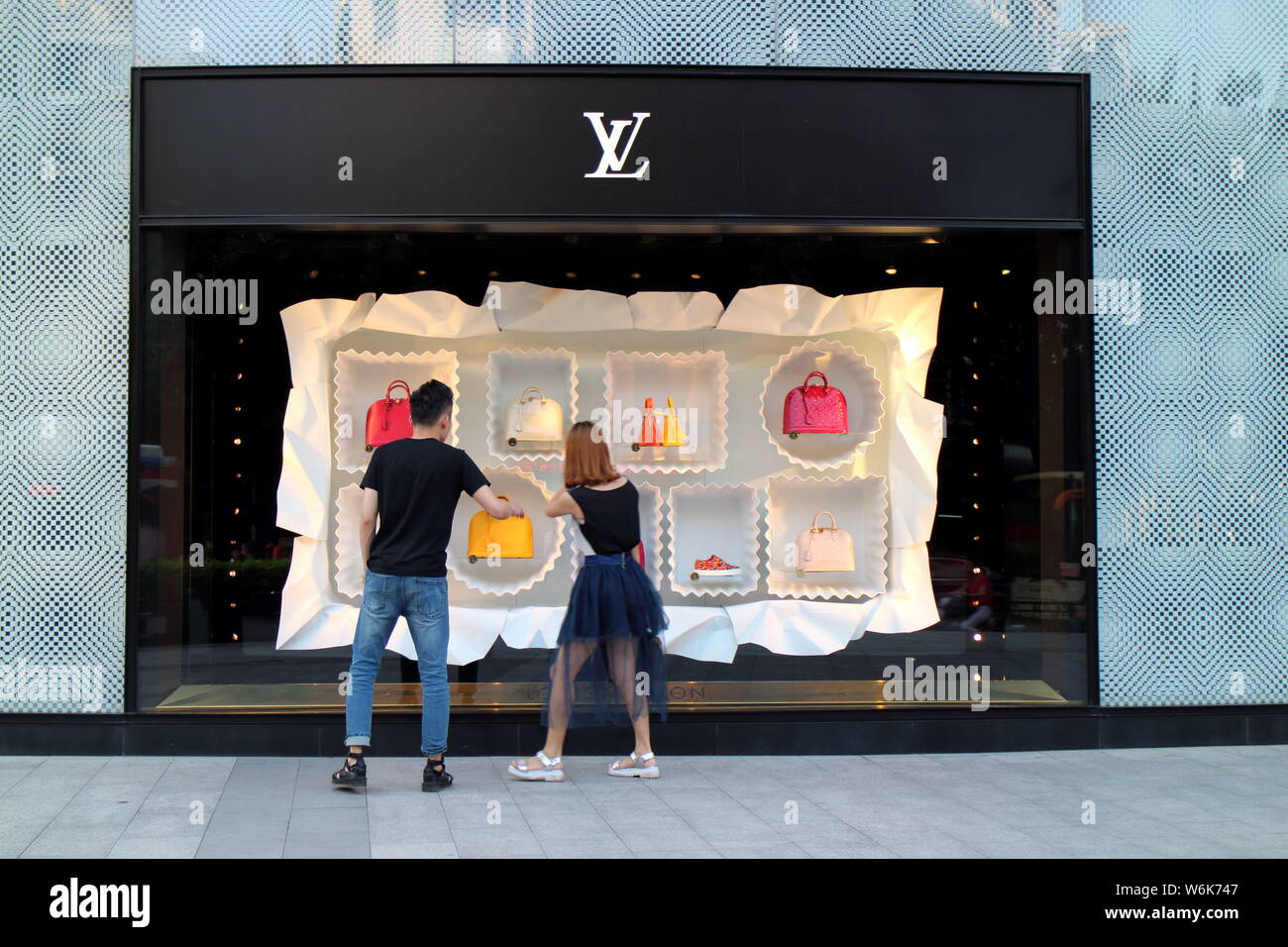 Handbags Showcased Fashion Store Louis Vuitton Fuzhou City Southeast  China's – Stock Editorial Photo © ChinaImages #236194218