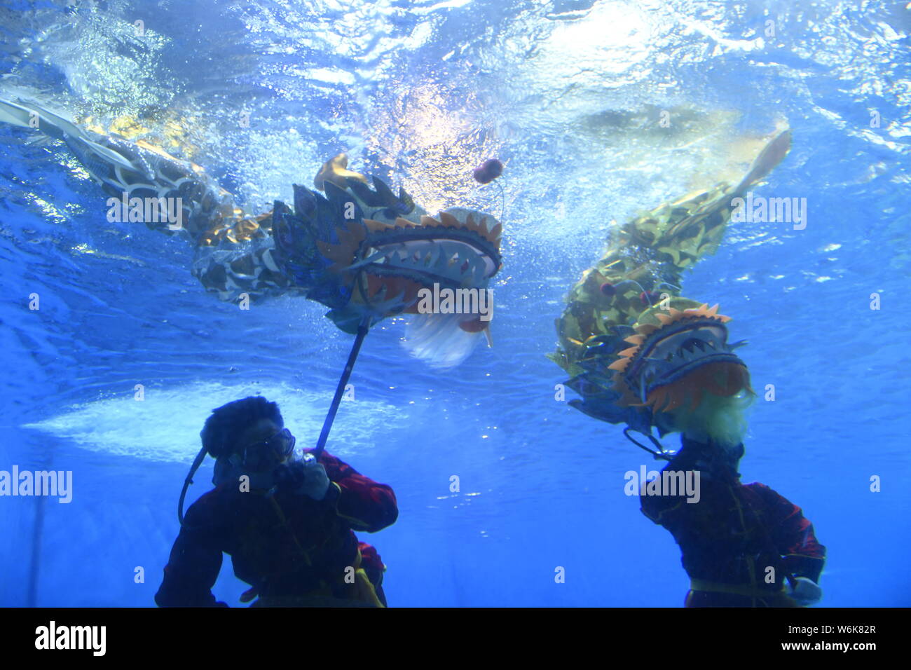 Underwater dragon dance hi-res stock photography and images - Alamy