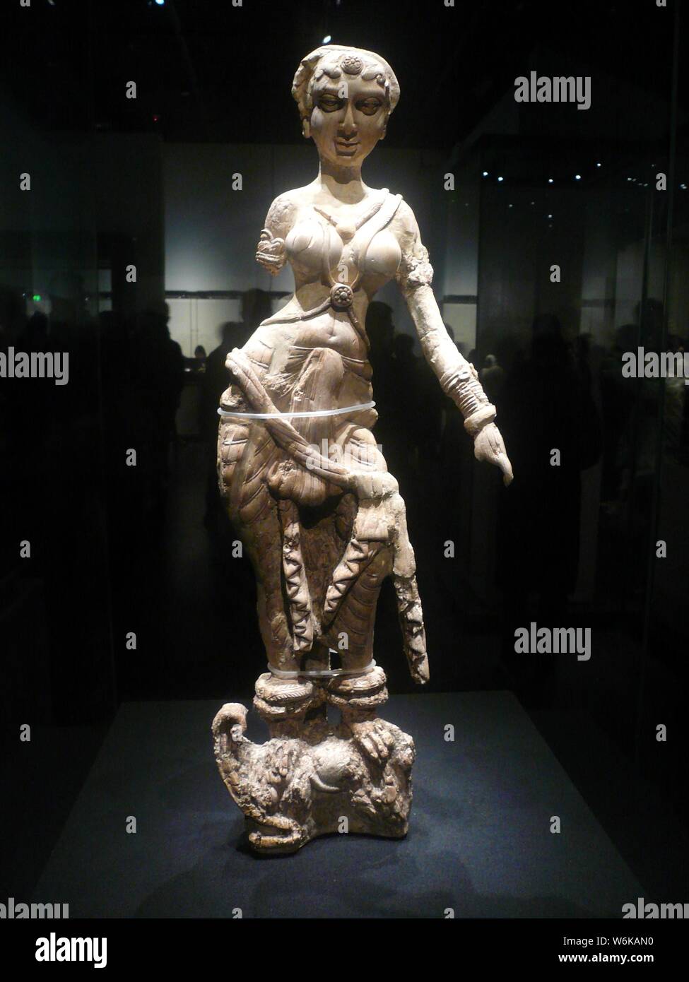 Ivory sculpture hires stock photography and images Alamy