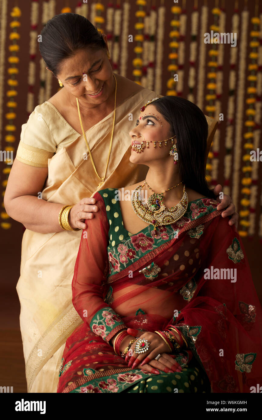 Indian mother daughter wedding bride hi res stock photography and images Alamy