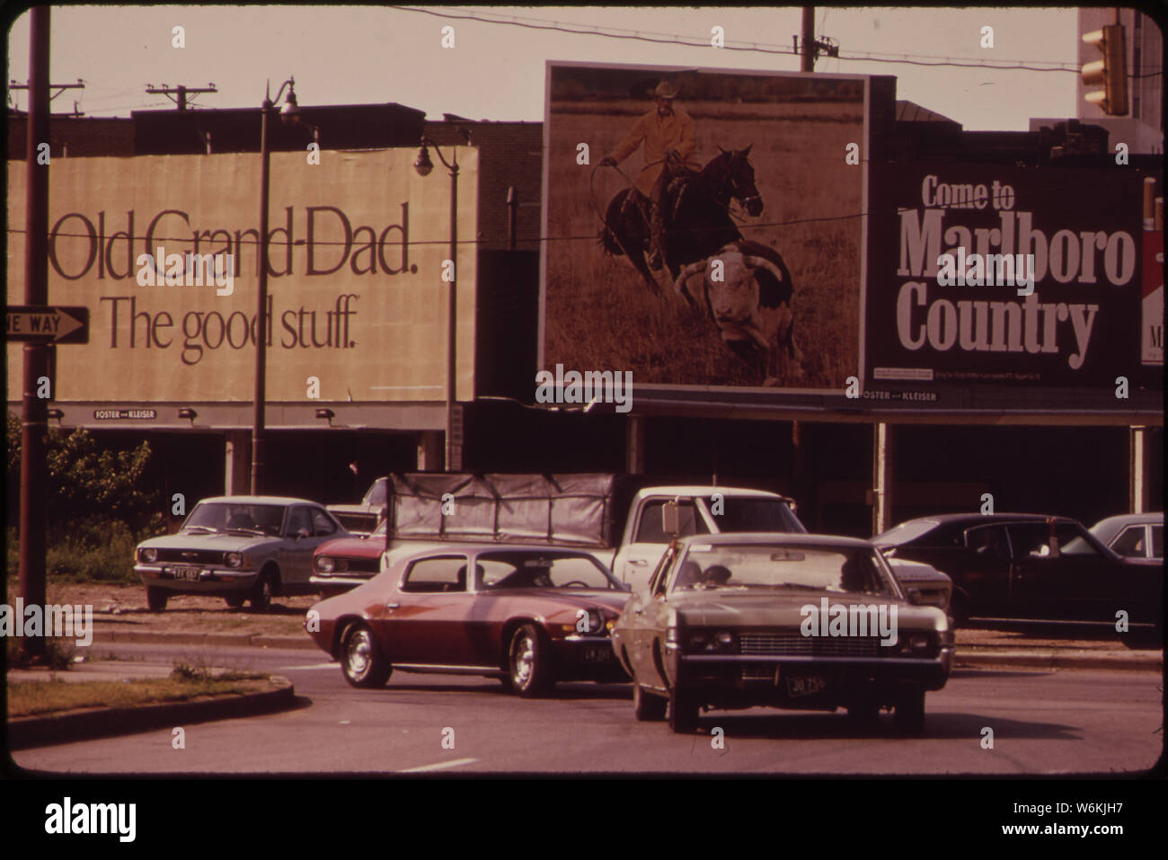 SIGNS AND MORE SIGNS AT CEDAR AVENUE AND EAST 22ND STREET Stock Photo