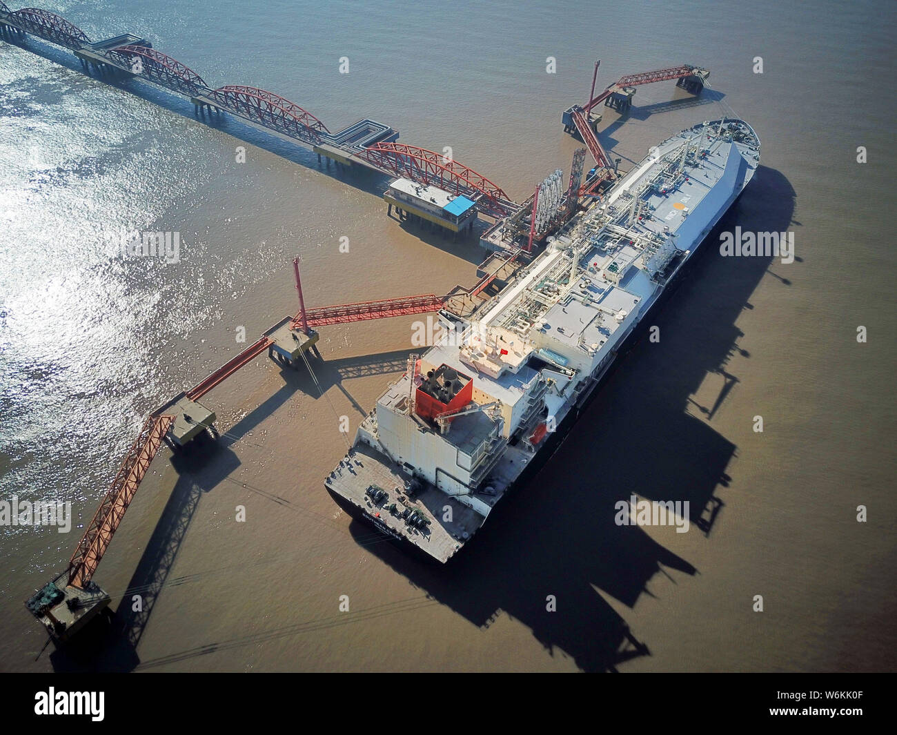 Aerial view of the Australian liquefied natural gas (LNG) boat "Southern  Cross" at the LNG terminal in Yangkou Port in Rudong county, Nantong city,  ea Stock Photo - Alamy