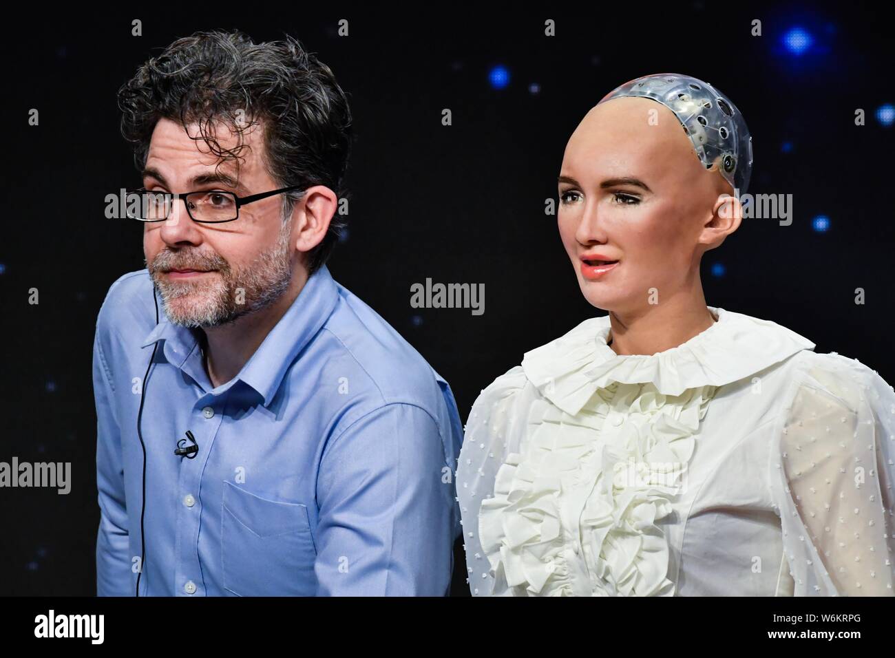 American roboticist David Franklin Hanson Jr., founder and Chief Executive  Officer of Hanson Robotics, left, and humanoid robot Sophia created by Hans  Stock Photo - Alamy