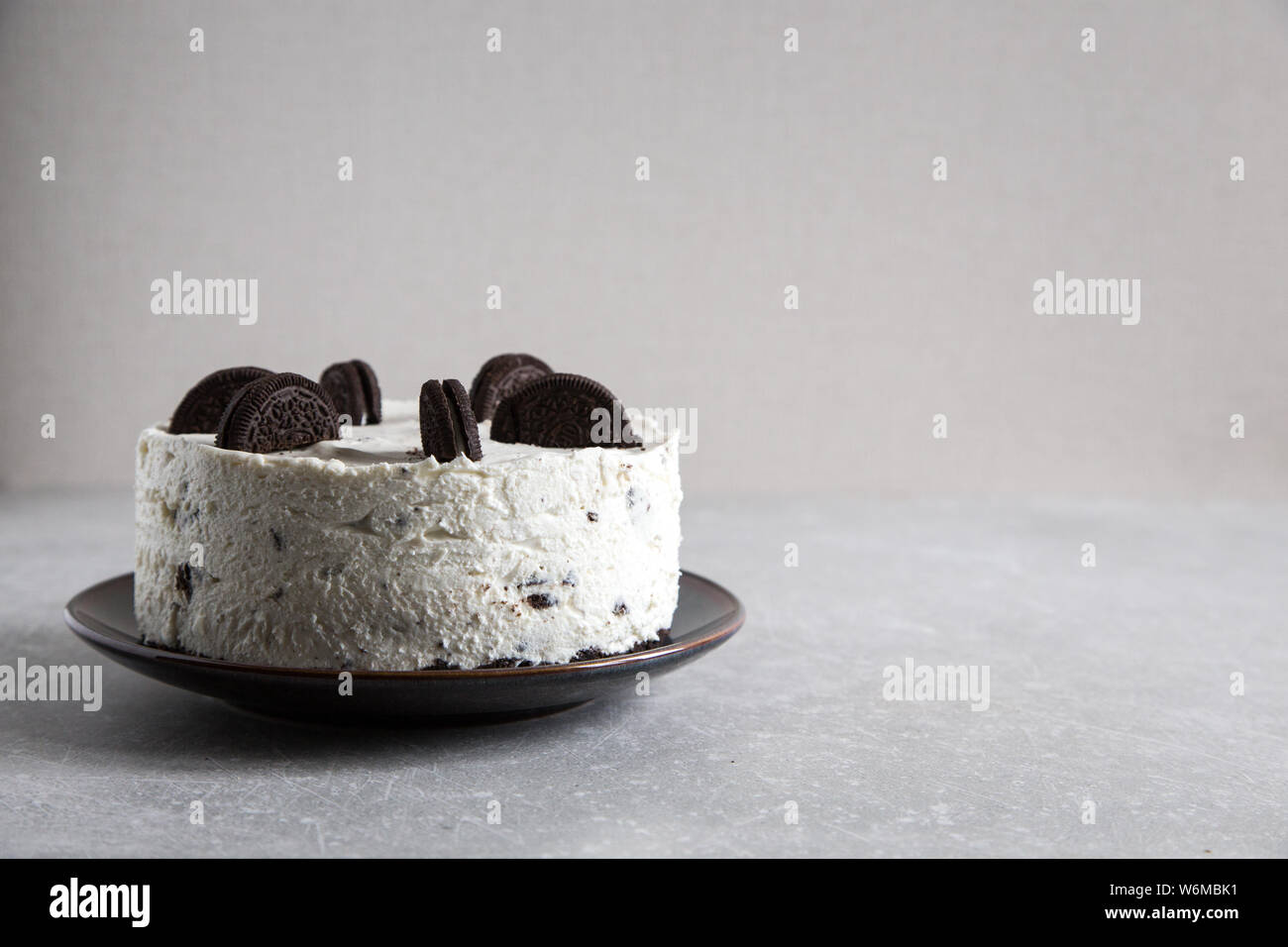 Page 2 Oreo Cookie Biscuit White Chocolate High Resolution Stock Photography And Images Alamy