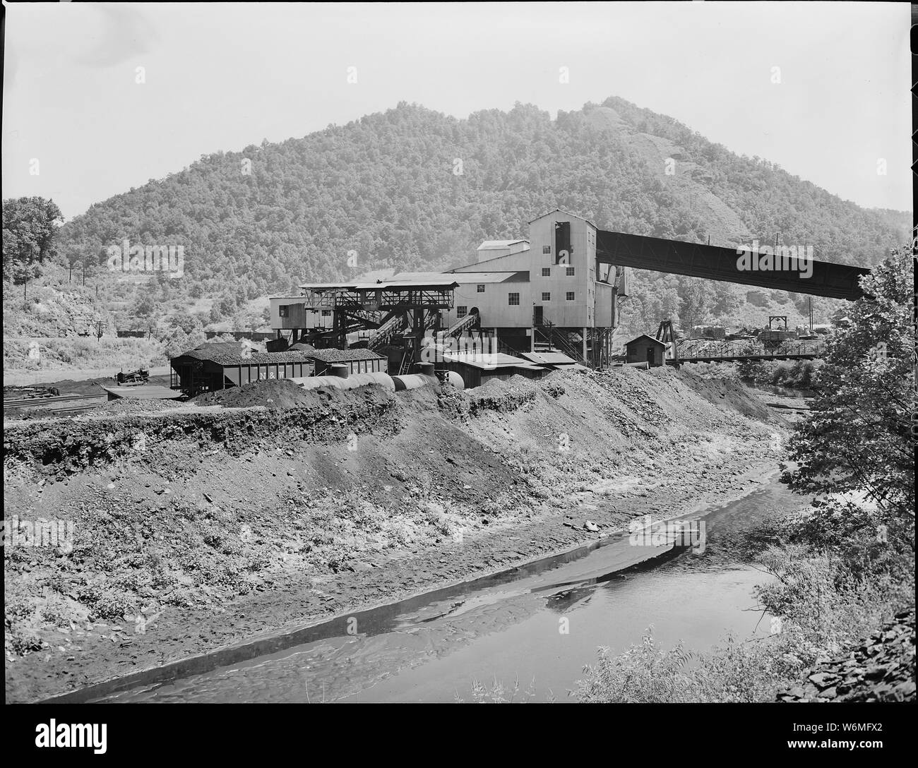 Tipple. Pond Creek Pocahontas Coal Company, Raysal, McDowell County