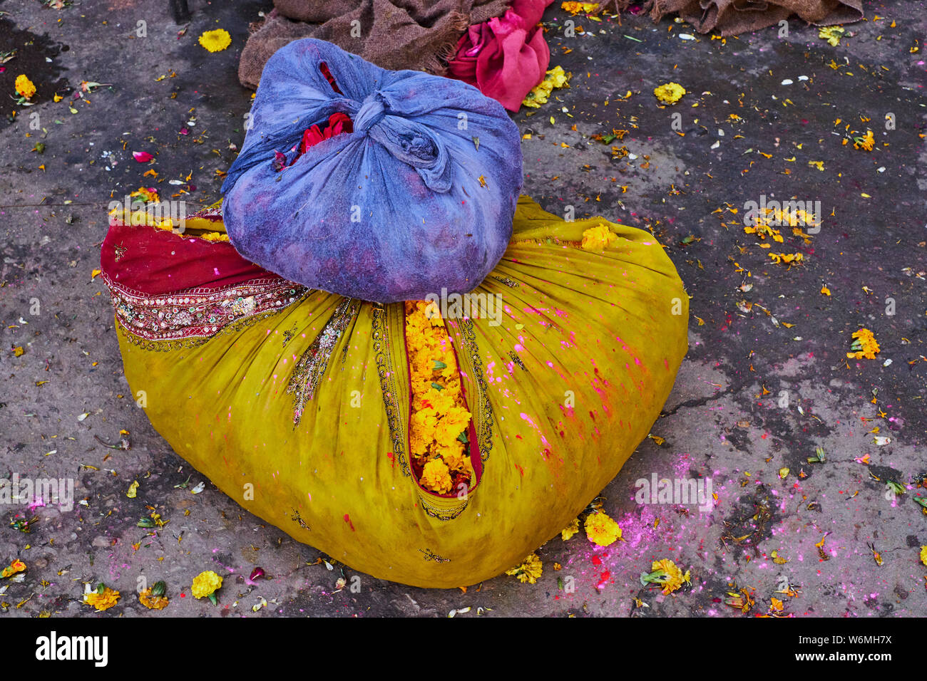 India, Rajasthan, Jaipur, flower market Stock Photo Alamy