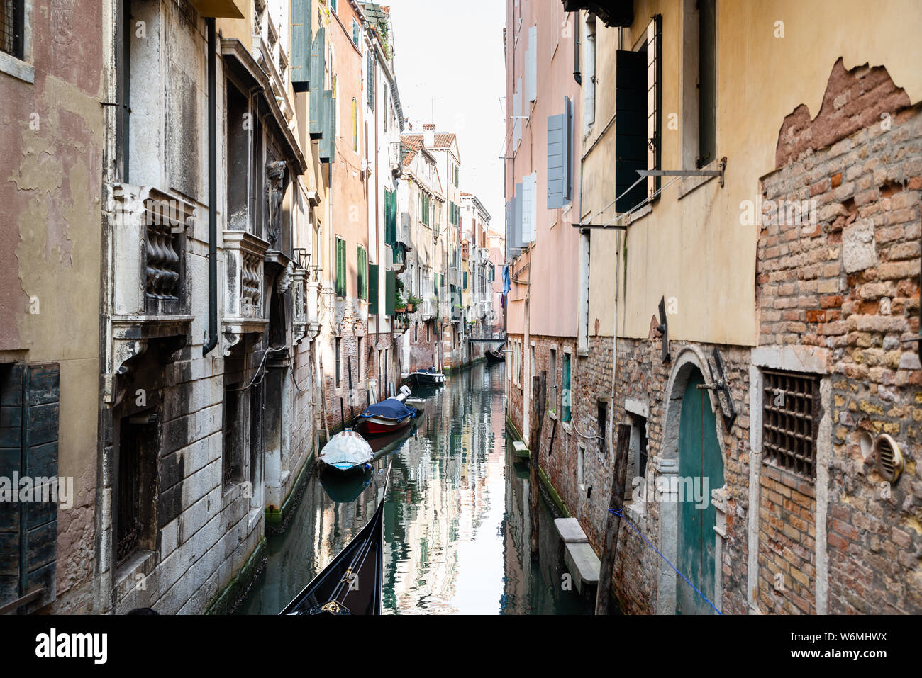 Railing venice italy hi-res stock photography and images - Alamy