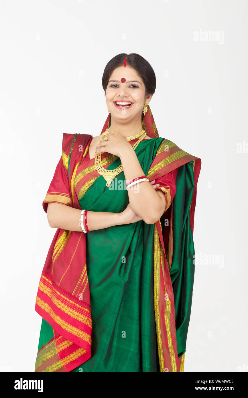 Bengali woman smile hi-res stock photography and images - Alamy Bengali woman smile hi-res stock photography and images - Alamy