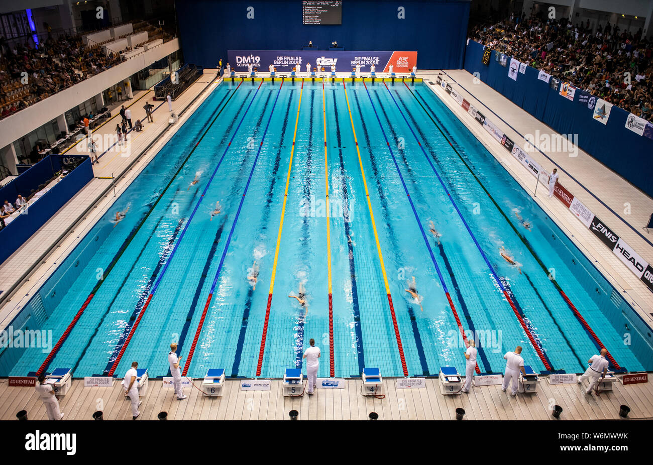 100 meters freestyle hi-res stock photography and images - Alamy