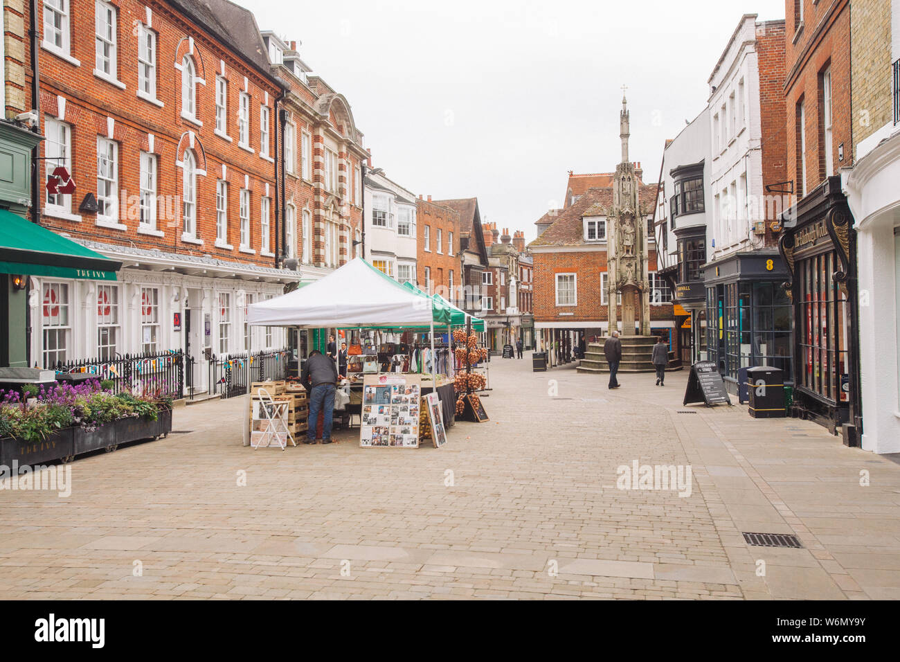 Winchester hampshire farmers market hi-res stock photography and images ...
