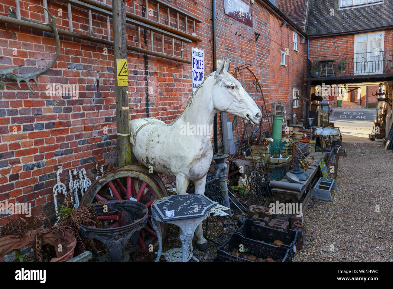 Antique Garden Furniture High Resolution Stock Photography And Images Alamy