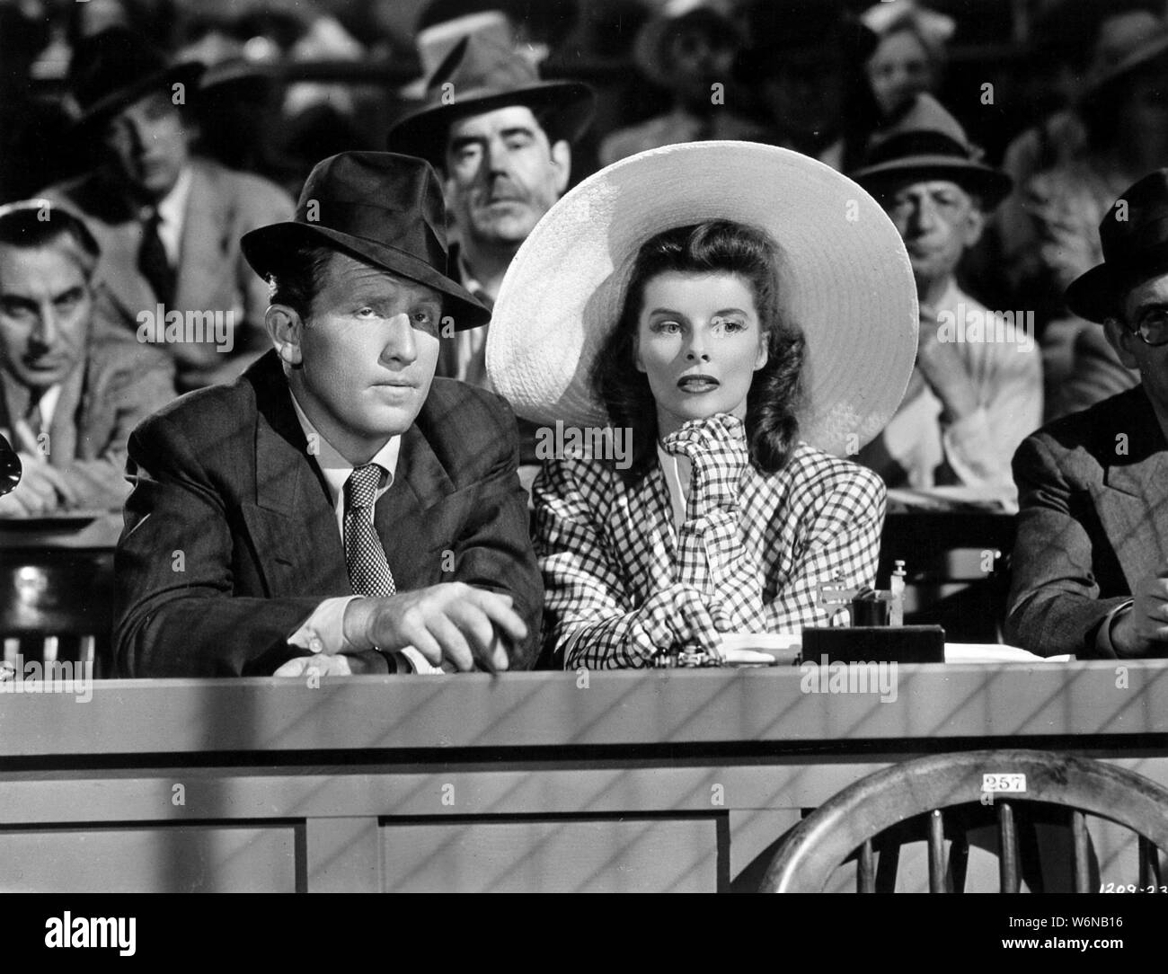 SPENCER TRACY and KATHARINE HEPBURN in WOMAN OF THE YEAR (1942), directed by GEORGE STEVENS. Credit: M.G.M / Album Stock Photo
