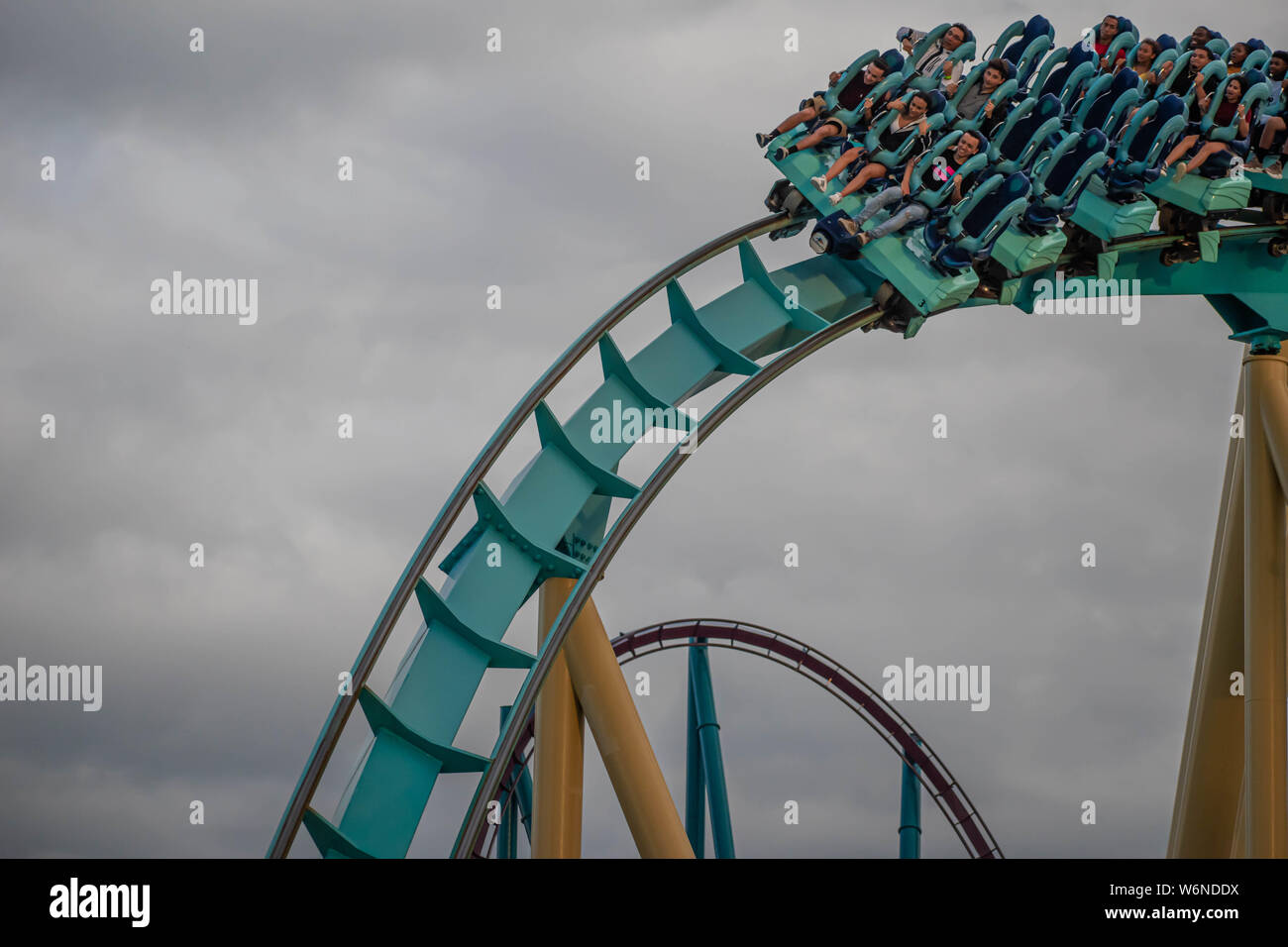 Roller coaster seaworld hi-res stock photography and images - Alamy