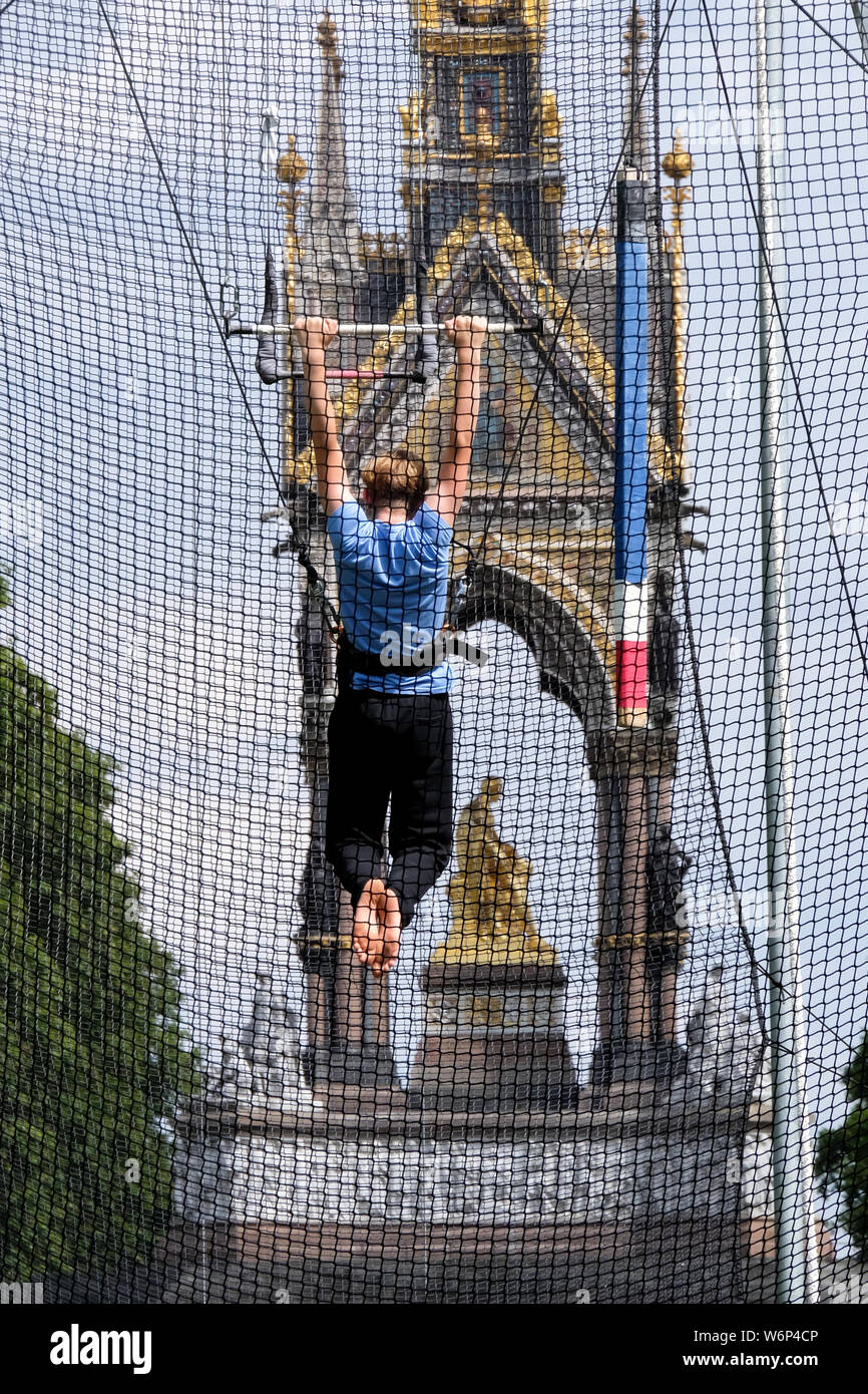 Hyde Park, London, UK. 2nd August 2019. A flying trapeze school by ...