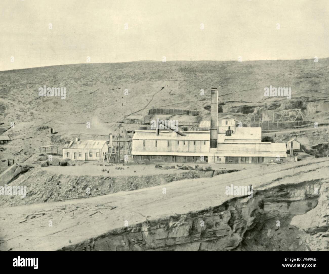 'The Silver King Mine, Sunny Corner, New South Wales', 1901.  Sunny Corner grew following the discovery of silver in the area in 1884. From &quot;Federated Australia&quot;. [The Werner Company, London, 1901] Stock Photo