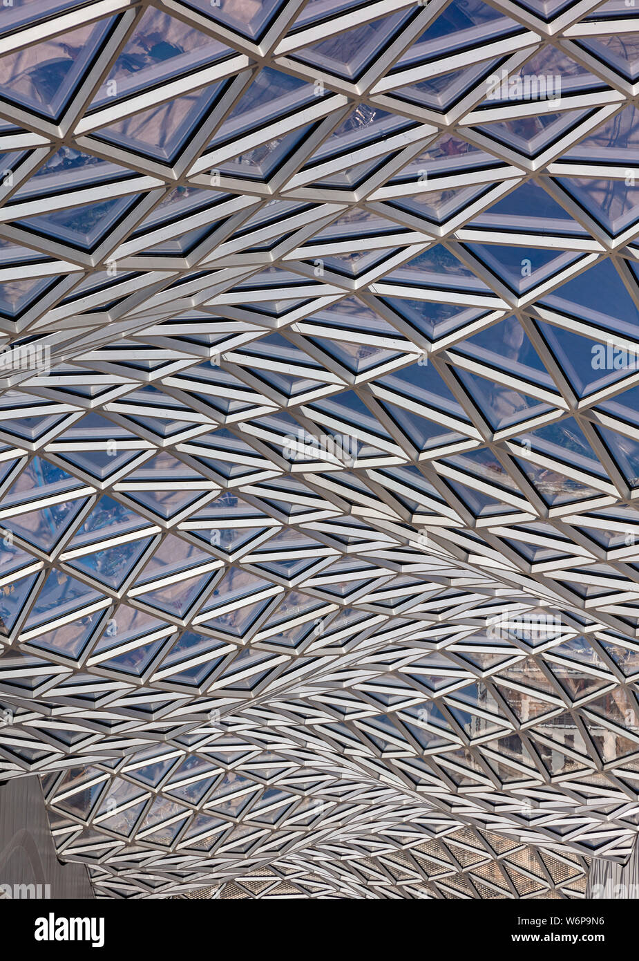 Wavy roof at Westfield Shopping Centre in West London Stock Photo