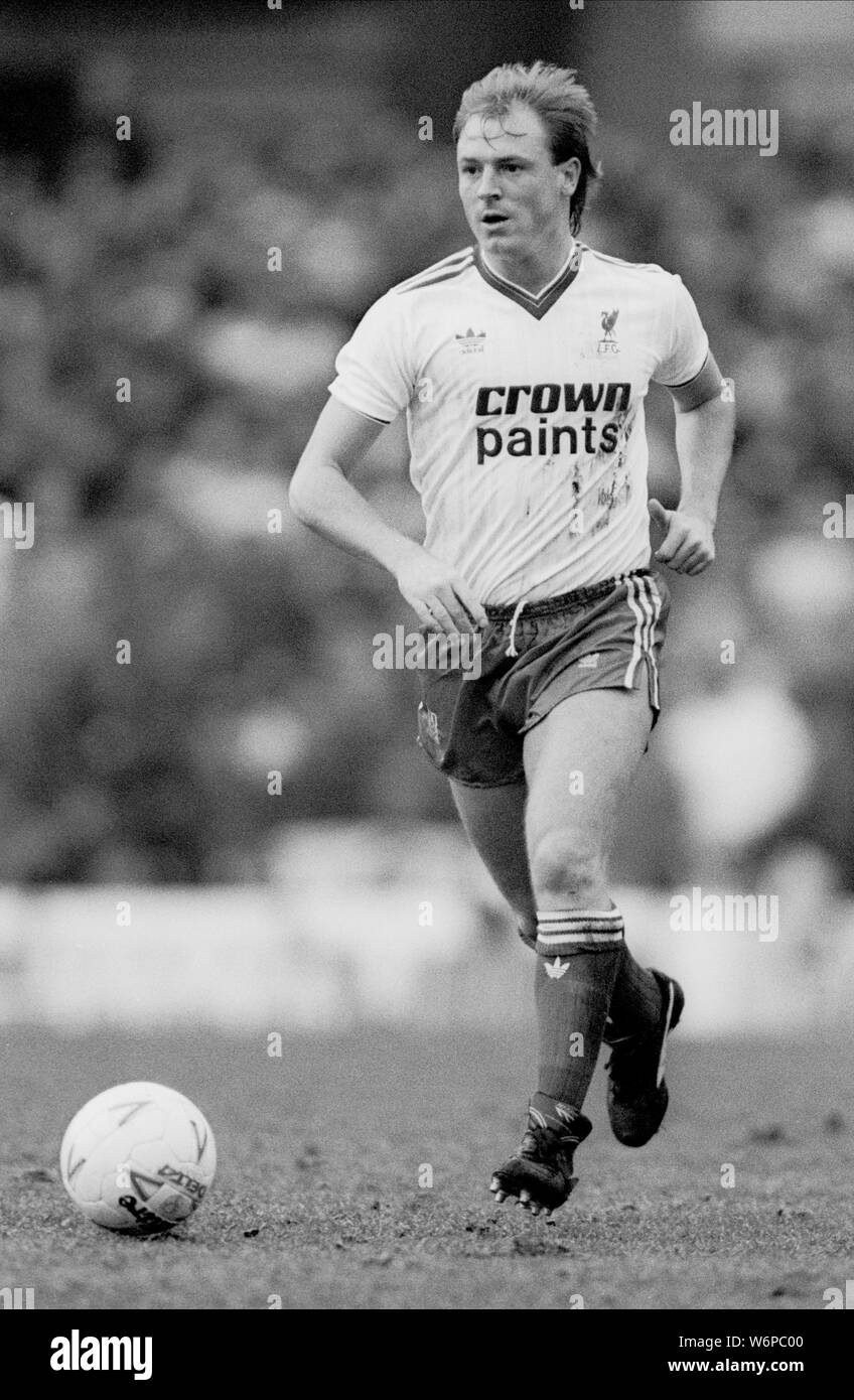 Photo Ancienne : Steve McMahon (Liverpool) Contre Peter Reid (Everton) - Années 80