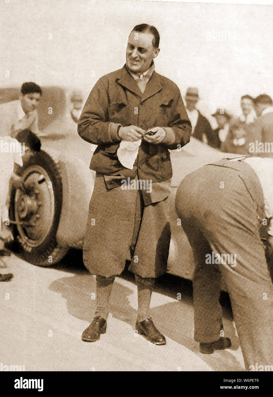 1932 Sir Malcolm Campbell & 'Bluebird' at Daytona Beach USA Stock Photo