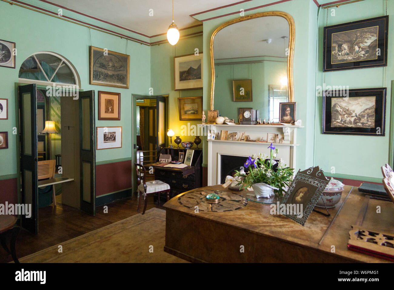 18th century interior design paint hi-res stock photography and images ...