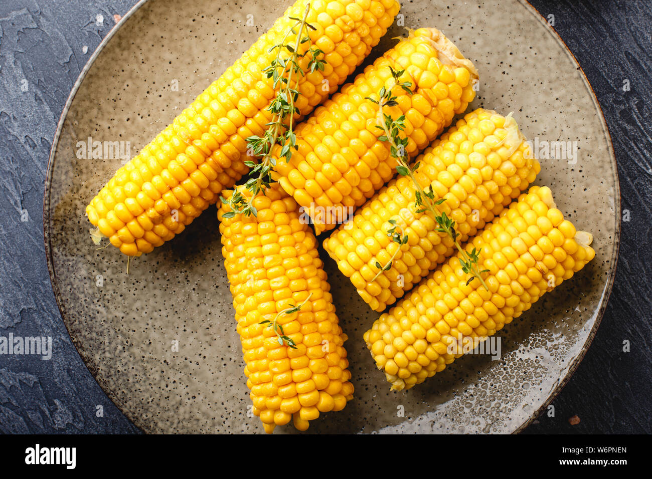 Corn cobs marinated jar. Кукуруза в казане в масле. Сколько варить кукурузу в афганском казане. Кукуруза приготовить вкусно. Вареная кукуруза реклама.